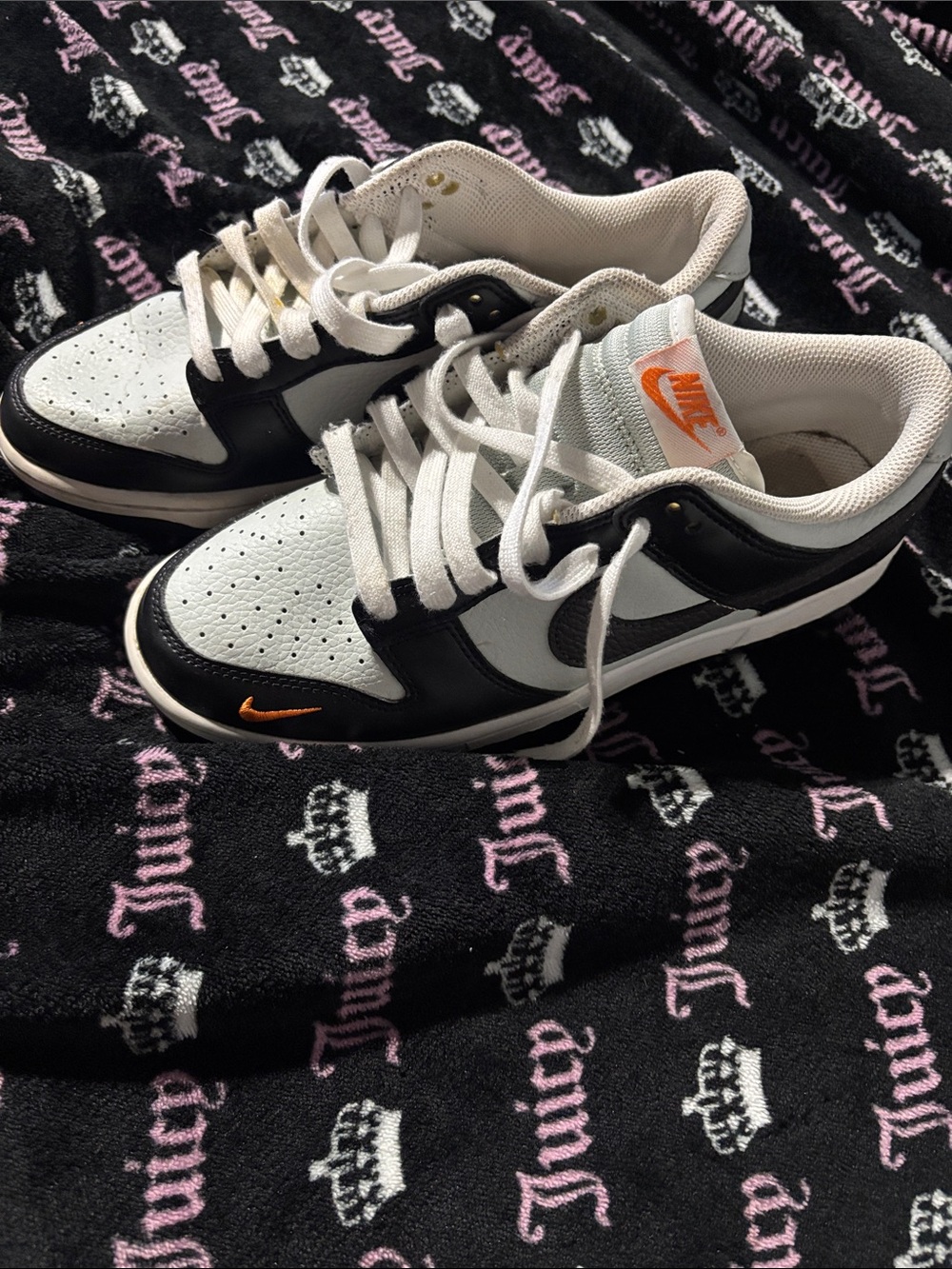 Nike Dunk Low Mini Swoosh
